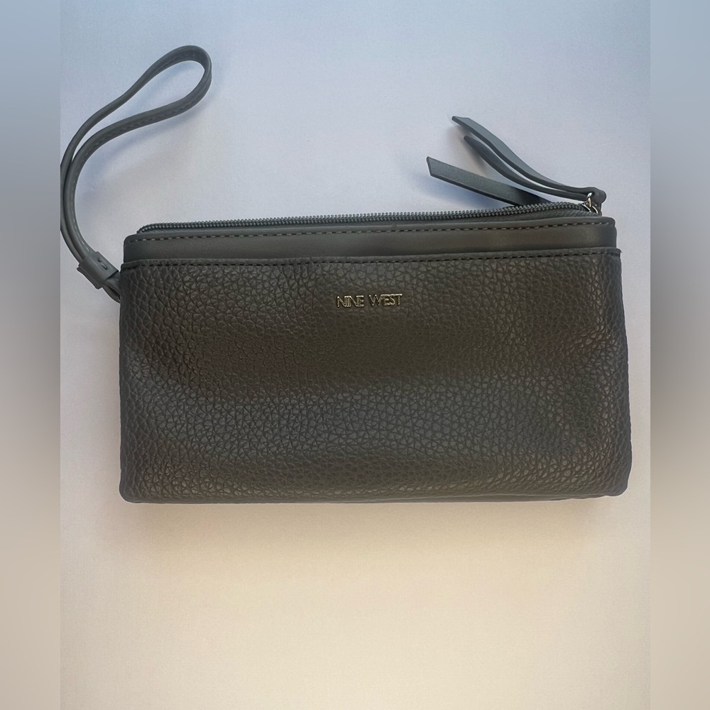Nine West Gray Wristlet